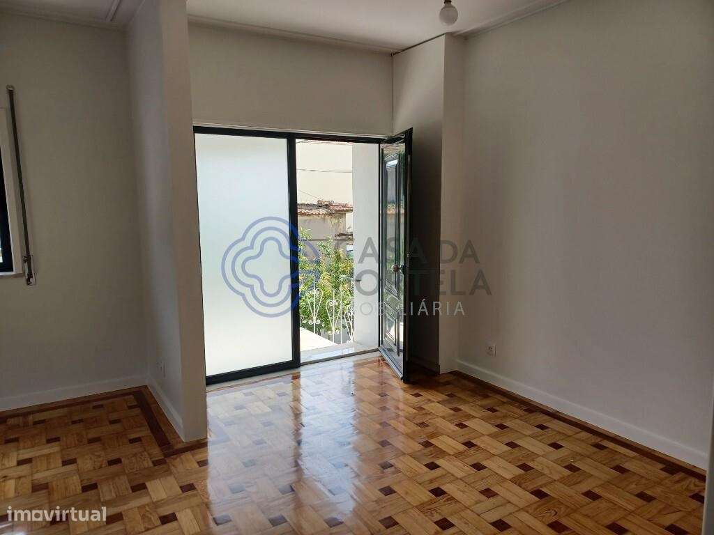 Moradia T3 no centro de  Perafita, com dois lugares de garagem e logra - Grande imagem: 3/34