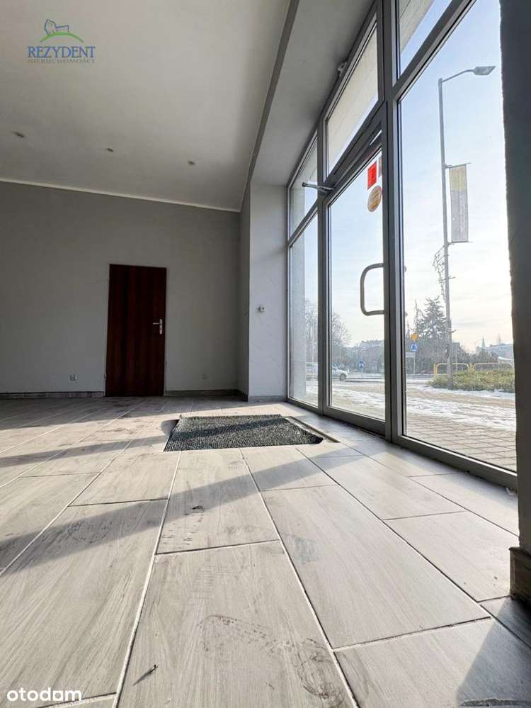 Lokal usługowy na sprzedaż-3