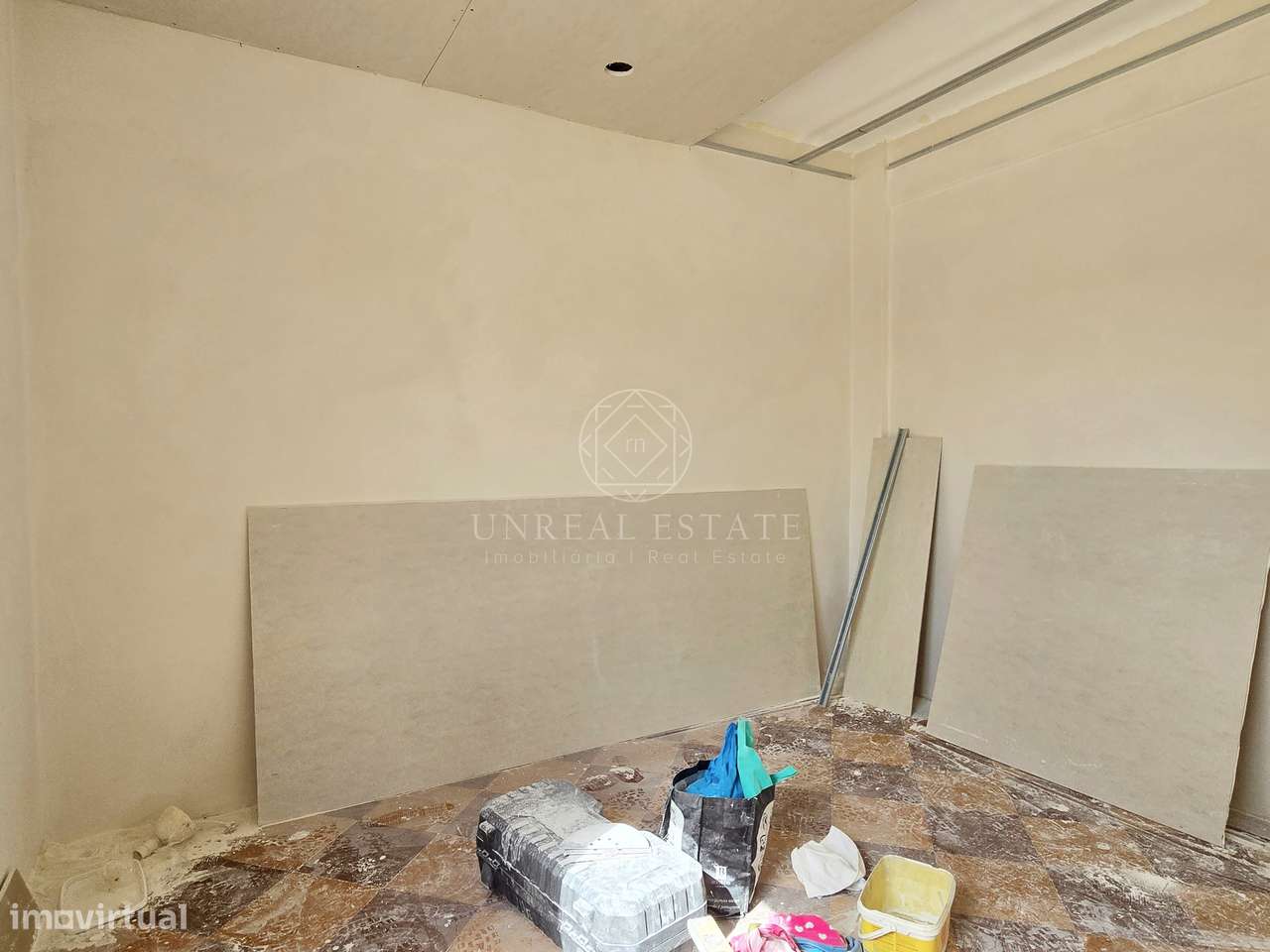 Apartamento T3 em Remodelação com Terraço de 80 m² e Parqueamento | Se-29