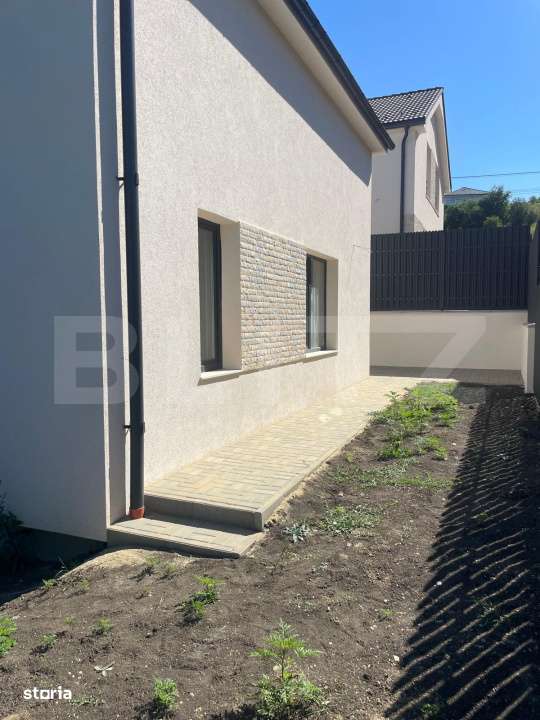 OPORTUNITATE! Casa cu 4 camere la intrare in Dezmir! - Imagine principală: 5/14