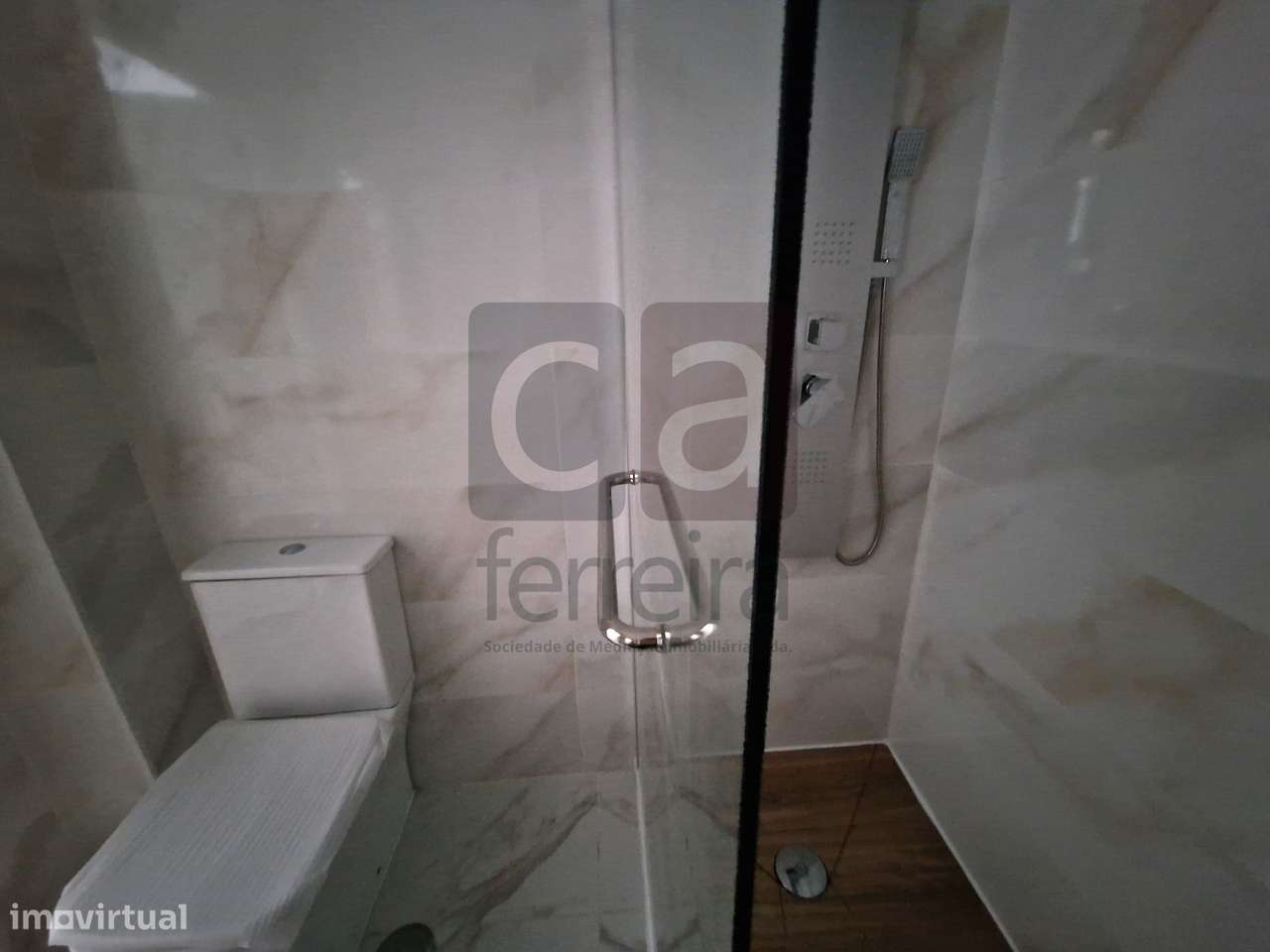 Apartamento T2 todo remodelado junto ao Shopping santarem-19