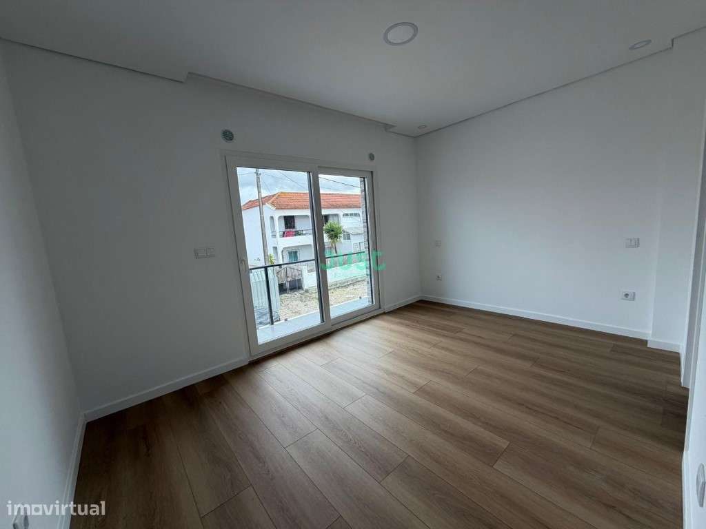 Moradia T3 ótima localização em pinhal do general-8