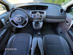 Renault Scenic 2.0 16V Privilege - 9