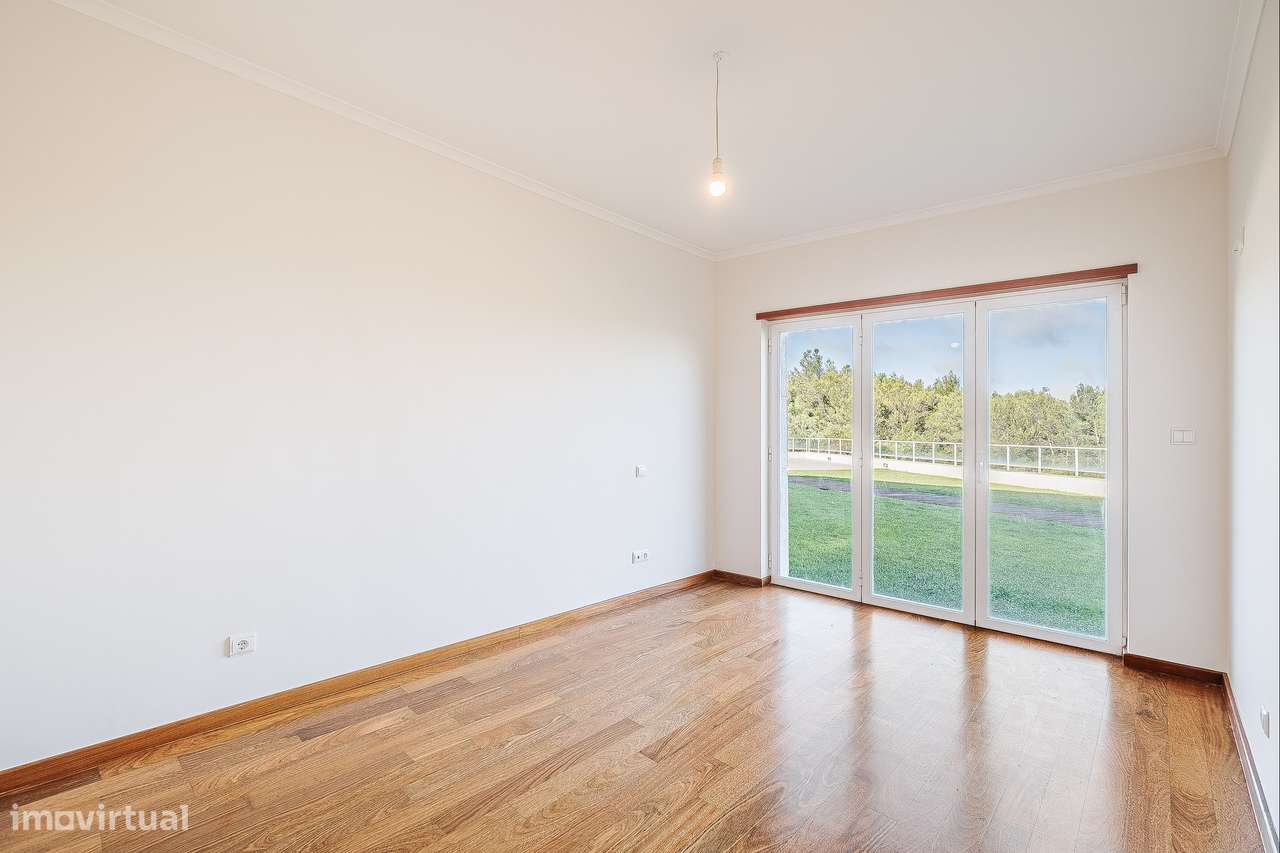 T1 com Potencial T2 (98m²) | Condomínio Privado com Piscina | Alcabide-11