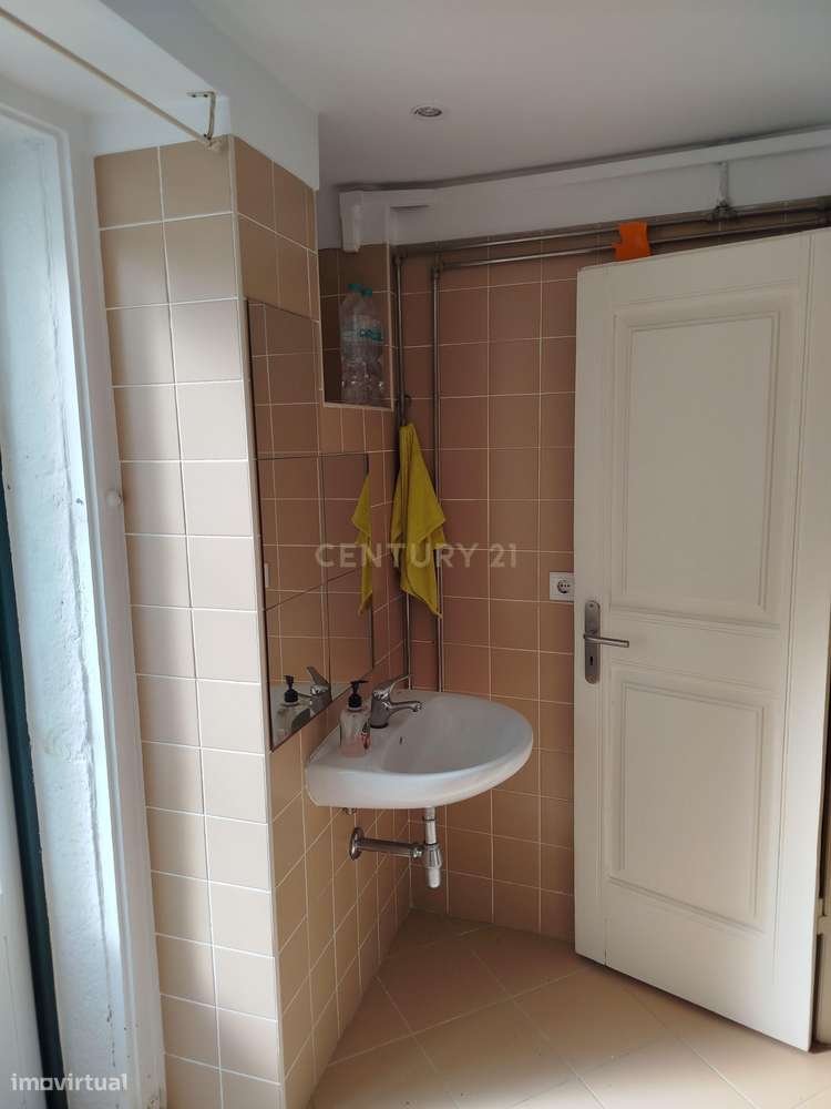 Edifício para Recuperação com Vista para o Rio em Lisboa (São Vicente) - Grande imagem: 3/41