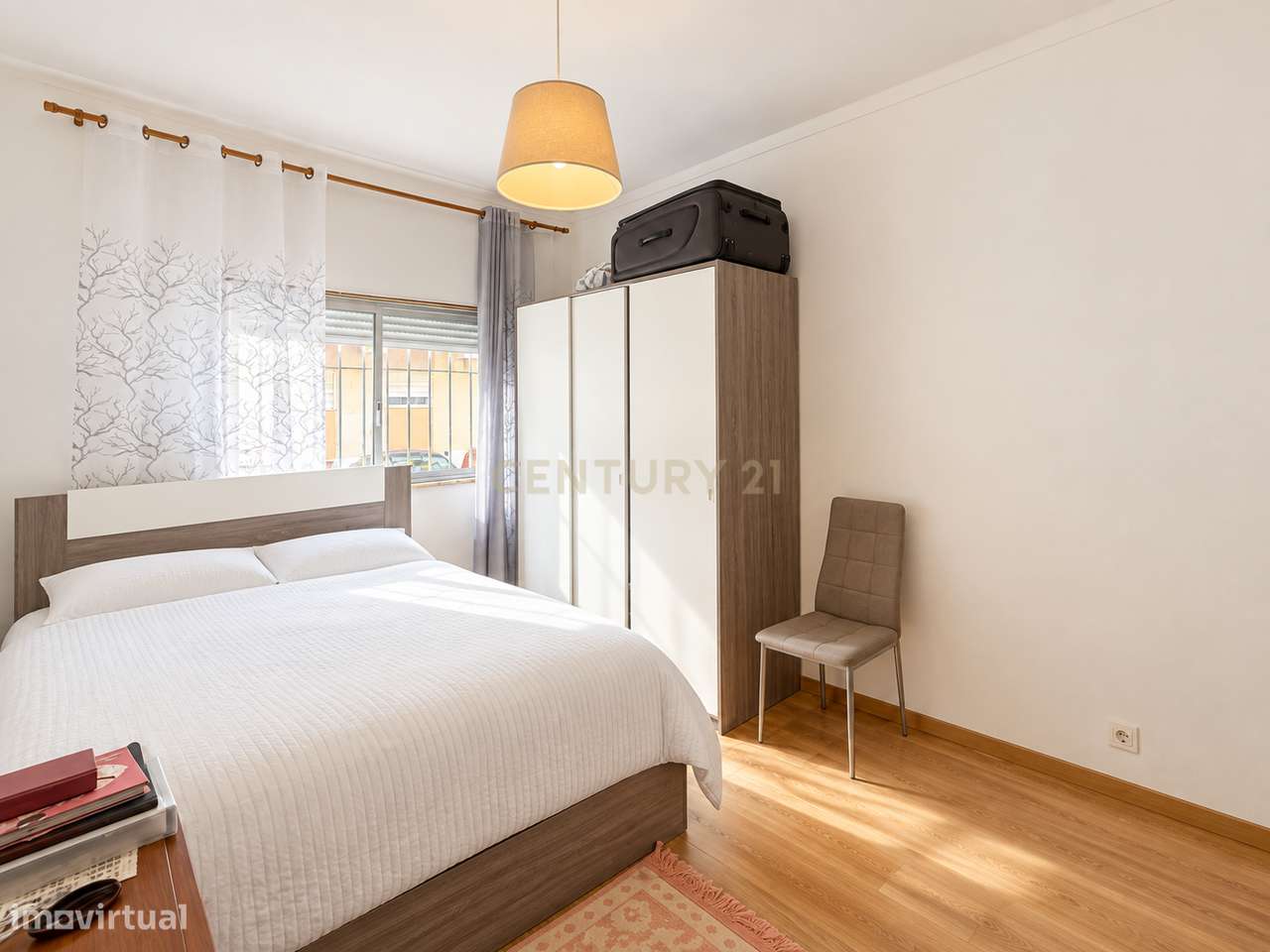 Apartamento  T2 renovado no Vale da Amoreira.-1