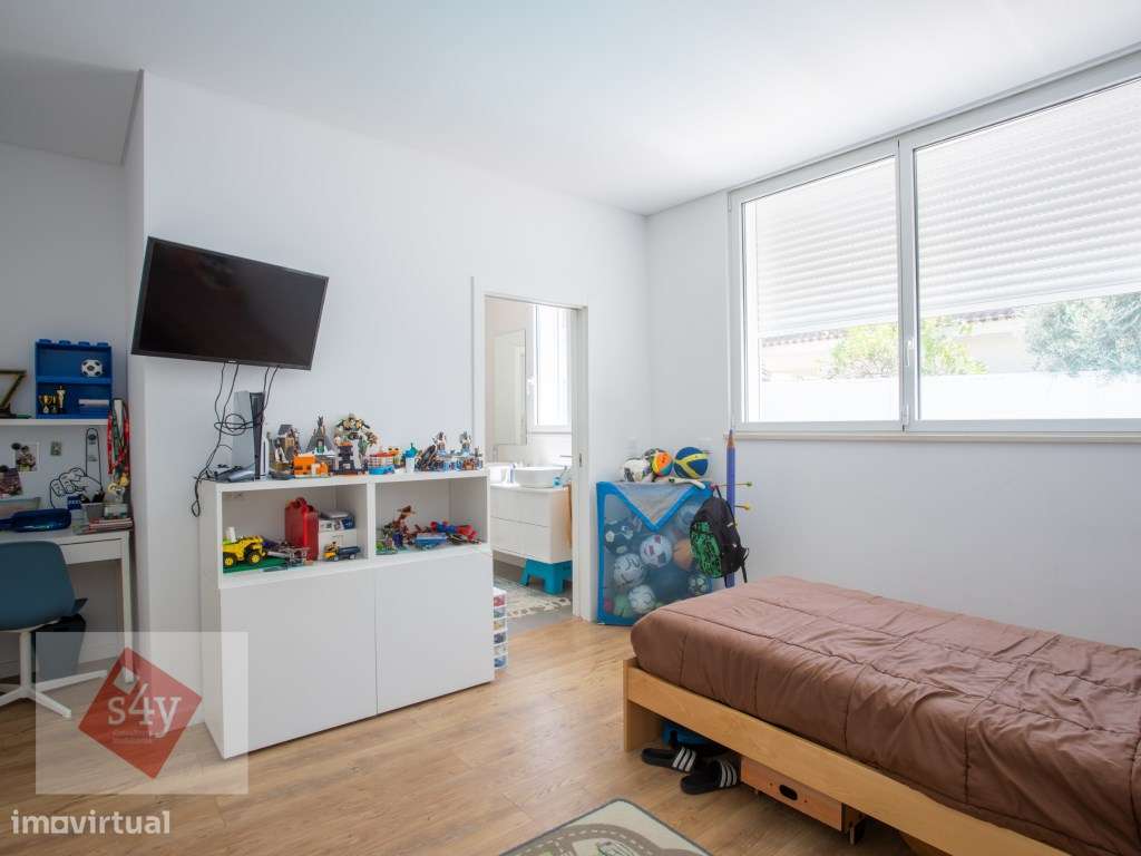 Moradia em Belverde - Piscina e Garagem!-49