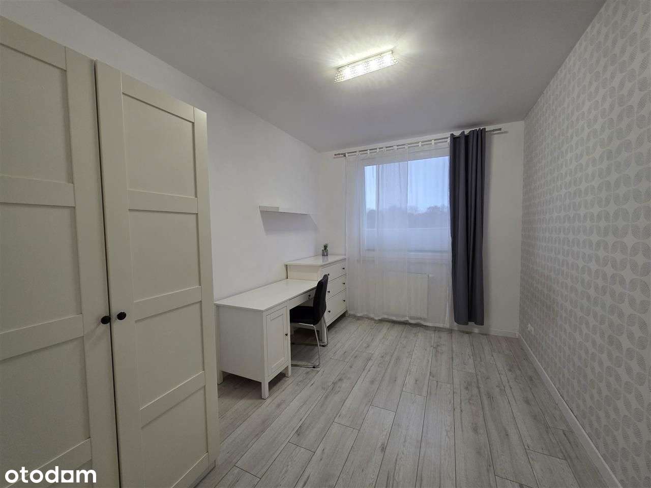 3 pok.z loggią w pełni umeblowane na Hallera.-1