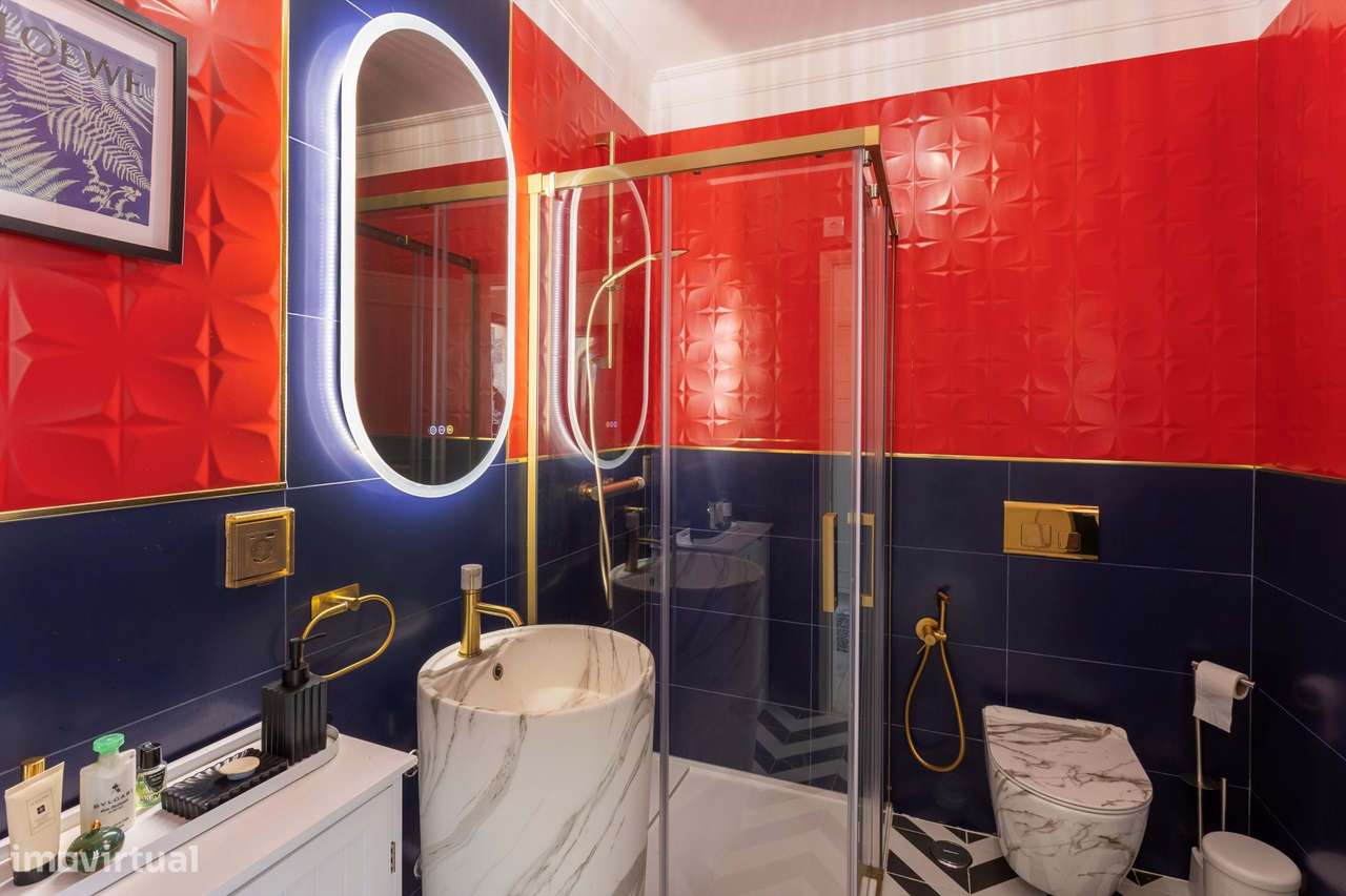 Moradia remodelada com jardim, garagem e vista desafogada, Algueirão,-25