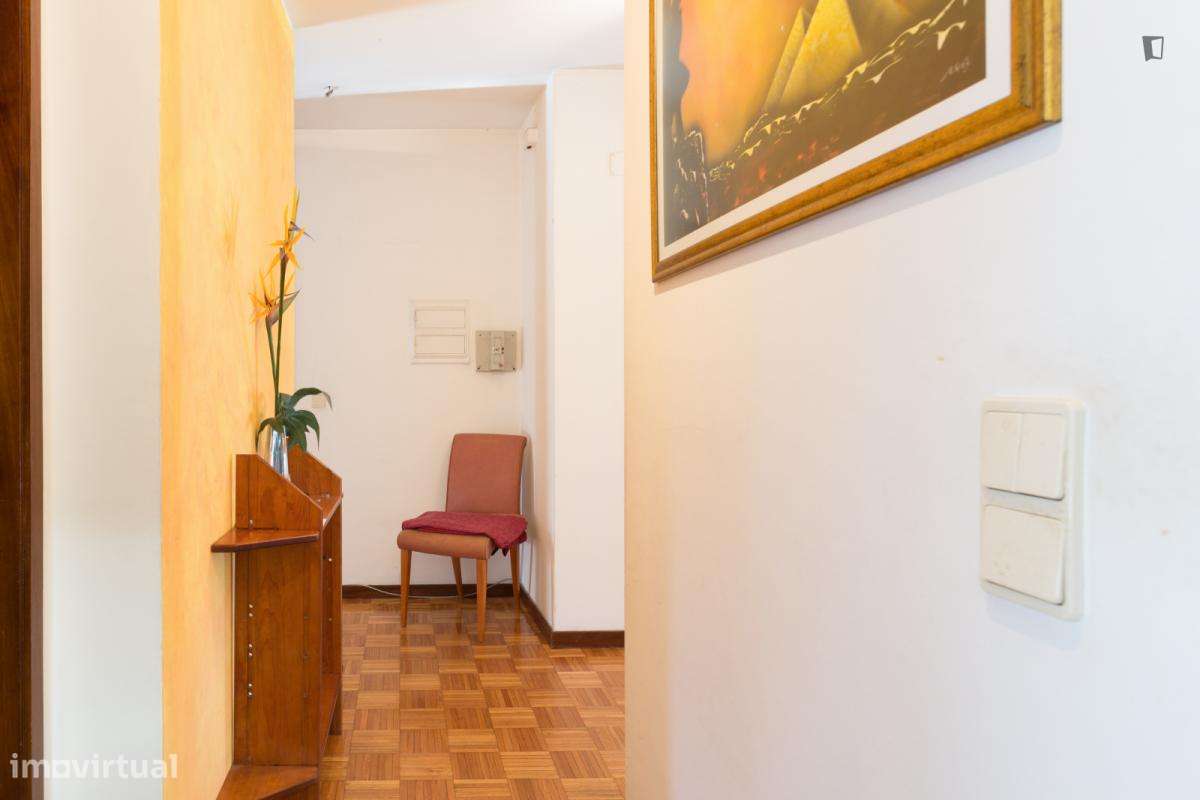 Quarto - localizado em Paranhos Porto - Grande imagem: 5/9