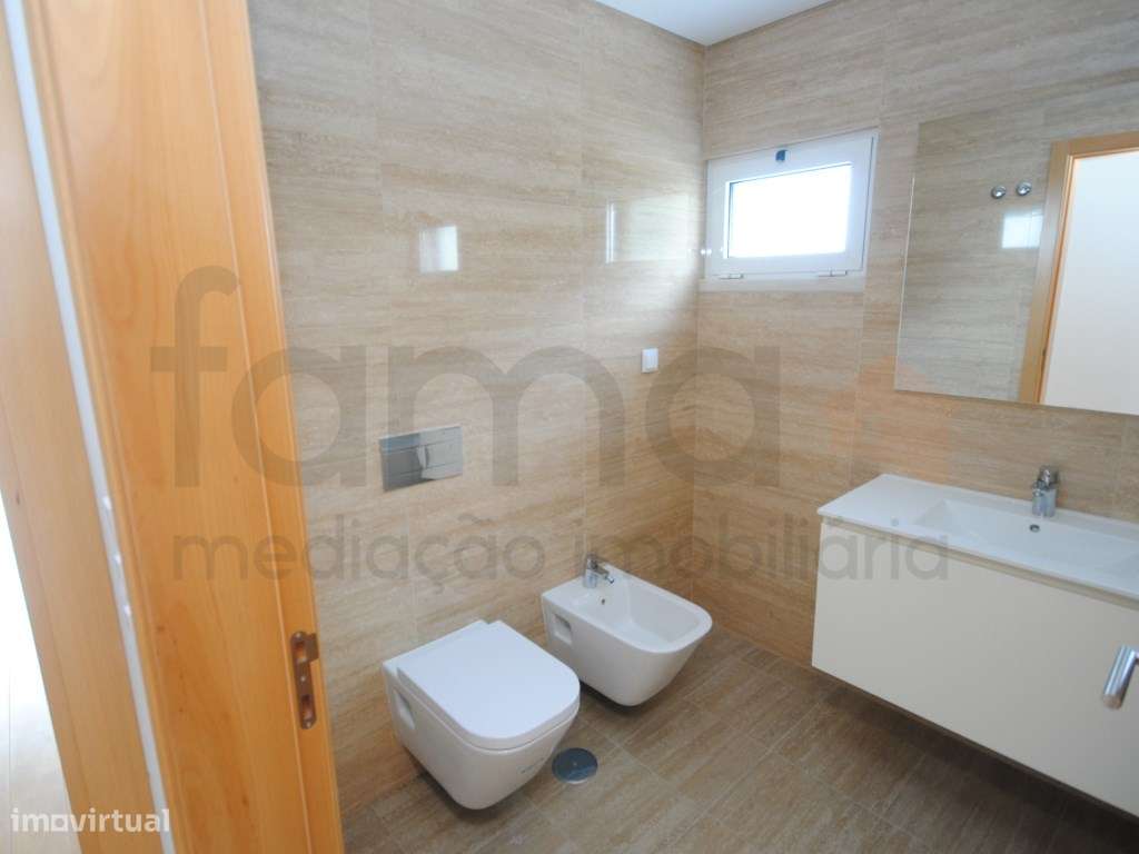 T3 Duplex com terraço centro da Parede-10
