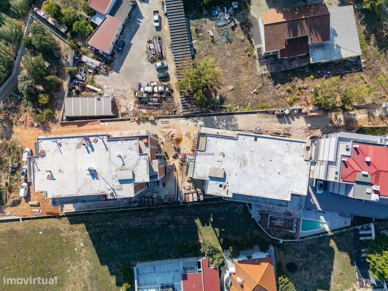 T4 com Piscina em Alverca-33