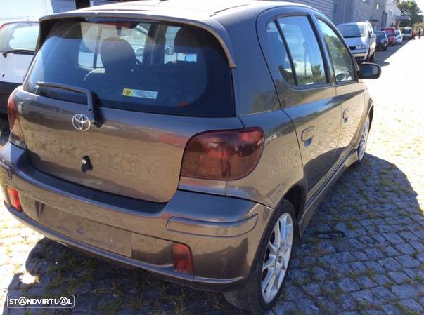 Toyota Yaris 1.4 D4D às peças - 4