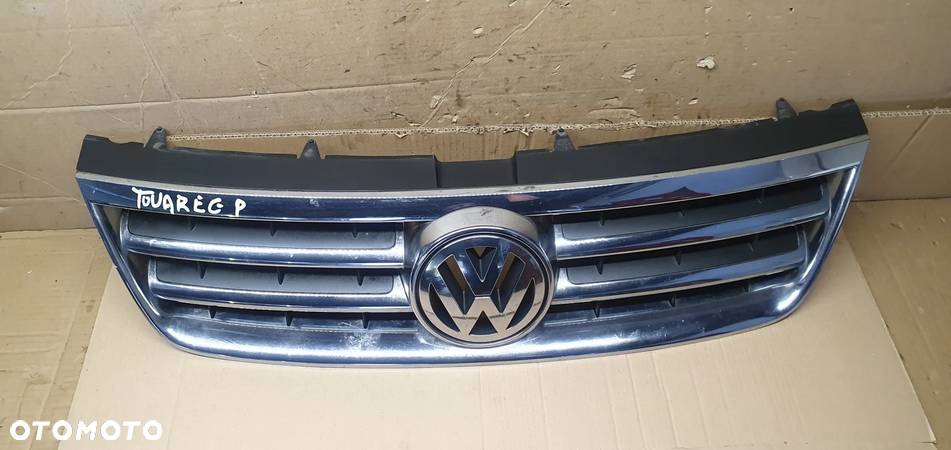 Atrapa grill emblemat chrom VW Touareg - 2