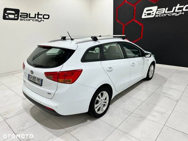 Kia Ceed - 8