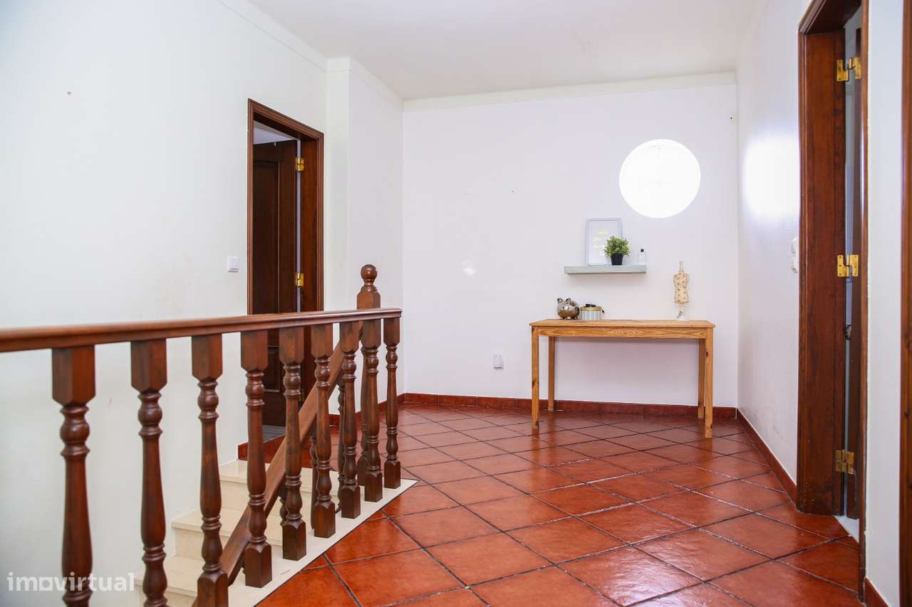 Moradia T4 isolada com logradouro de 2.200m²-16