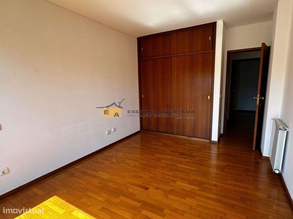Apartamento T2 no Edifício Do Lago-7