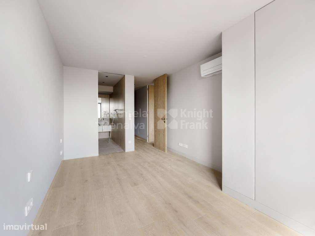 Apartamento T2 com estacionamento à venda nas Avenidas Novas-16