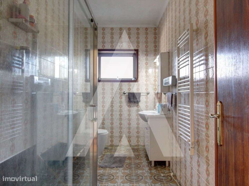 Moradia T6, Isolada, na zona de Oiã-21