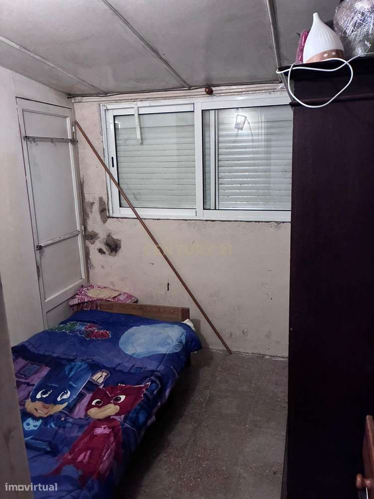 Excelente oportunidade em Queluz – T1 transformado em T2 com elevado p-16