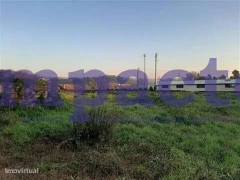 Terreno na Vila de Cucujães, Oliveira de Azeméis - Grande imagem: 5/9