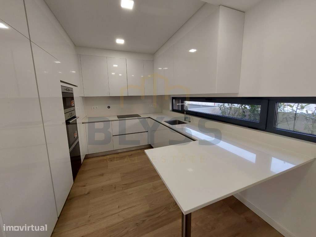 Moradias T4, em Condomínio Privado com Piscina.-8