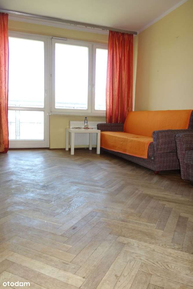 Trzy Pokoje w Niskim Bloku z Cegły-7