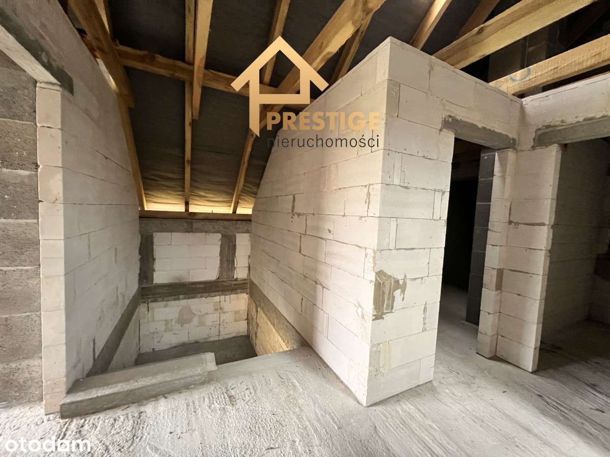 Dom w stanie surowym otwartym blisko jeziora.-7