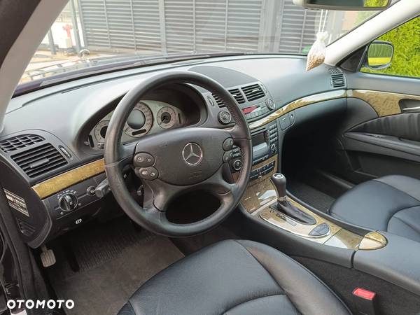 Mercedes-Benz Klasa E 280 T CDI 7G-TRONIC Elegance - 36