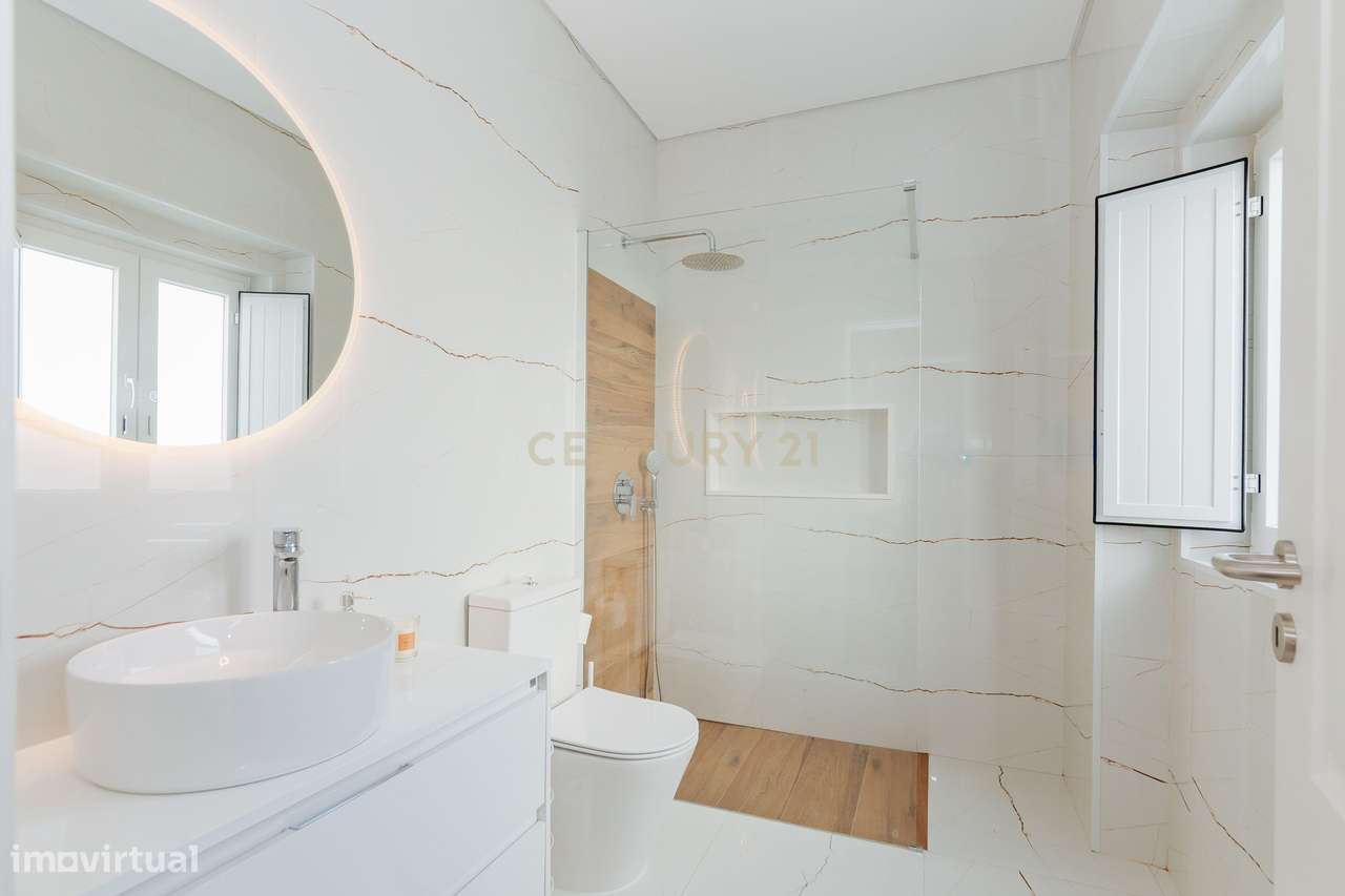 Moradia T1 Totalmente Renovada com Logradouro| Pinhal Novo-10