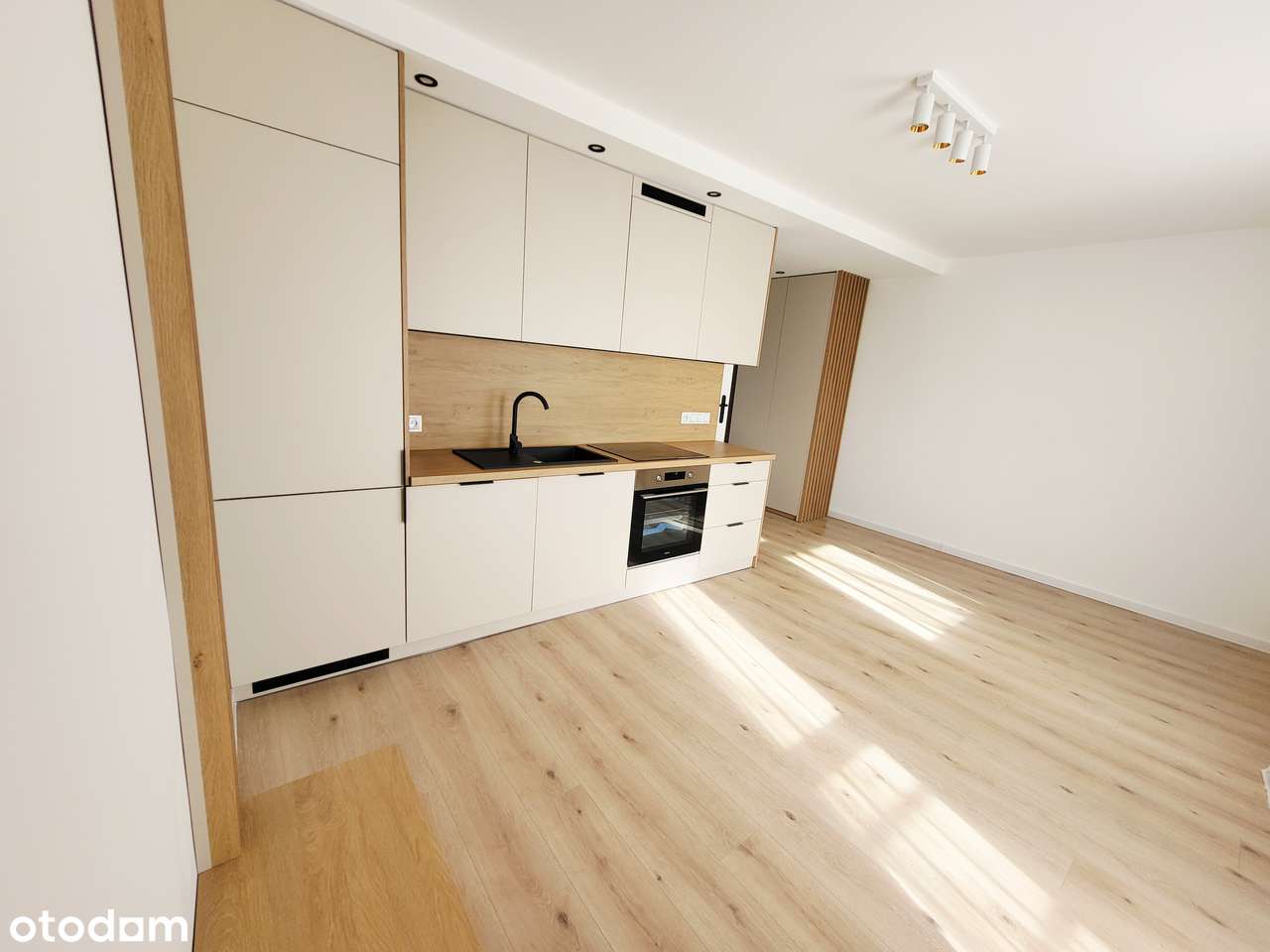 3pokoje po generalnym remoncie w nowoczesnym stylu z meblami na wymiar-10