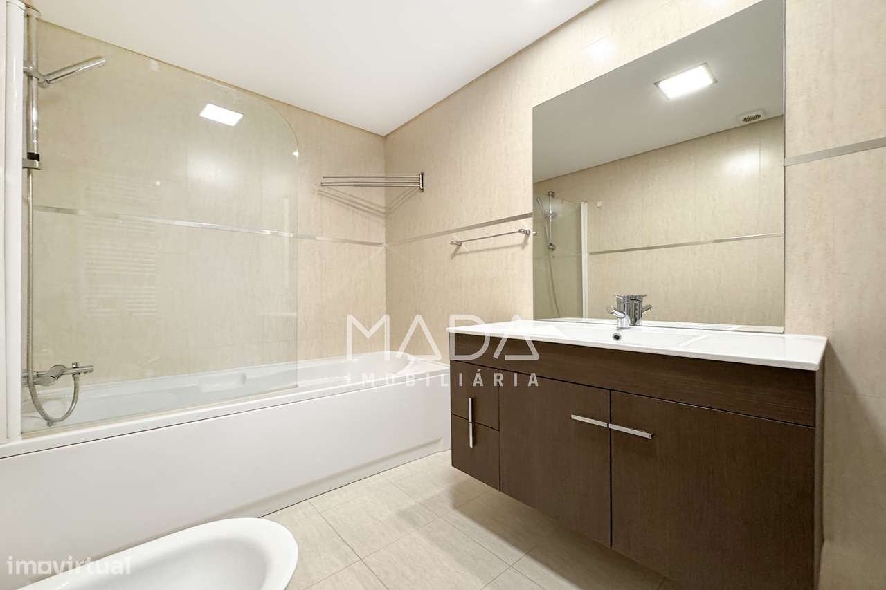 Apart. T3 c/garagem fechada perto do Holmes Place em Fraião, Braga-15