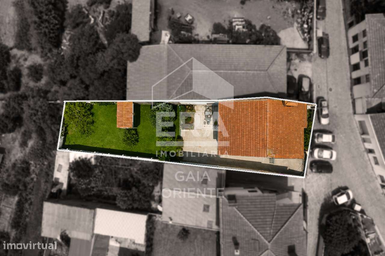Moradia T4 Com Jardim e Garagem-39