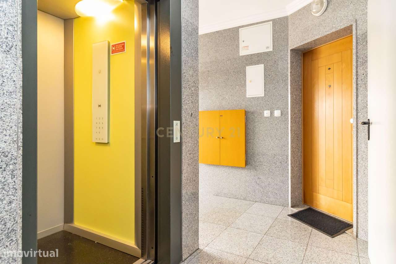 Apartamento T2 na  Quinta do Bom Retiro, Sobreda-2