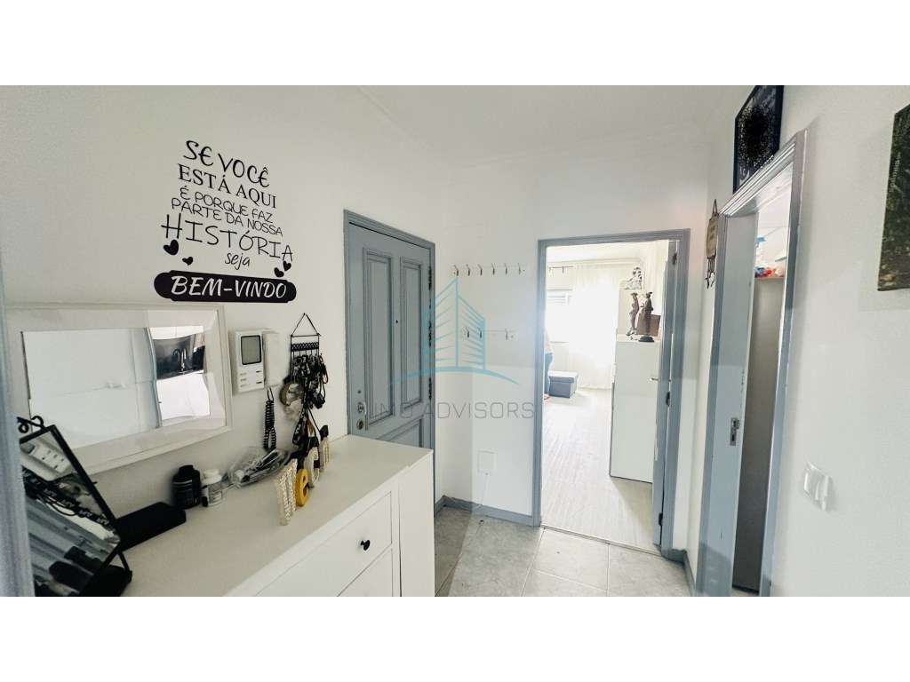 Excelente T2 com Lugar de Garagem e elevador em S. Cosme-14