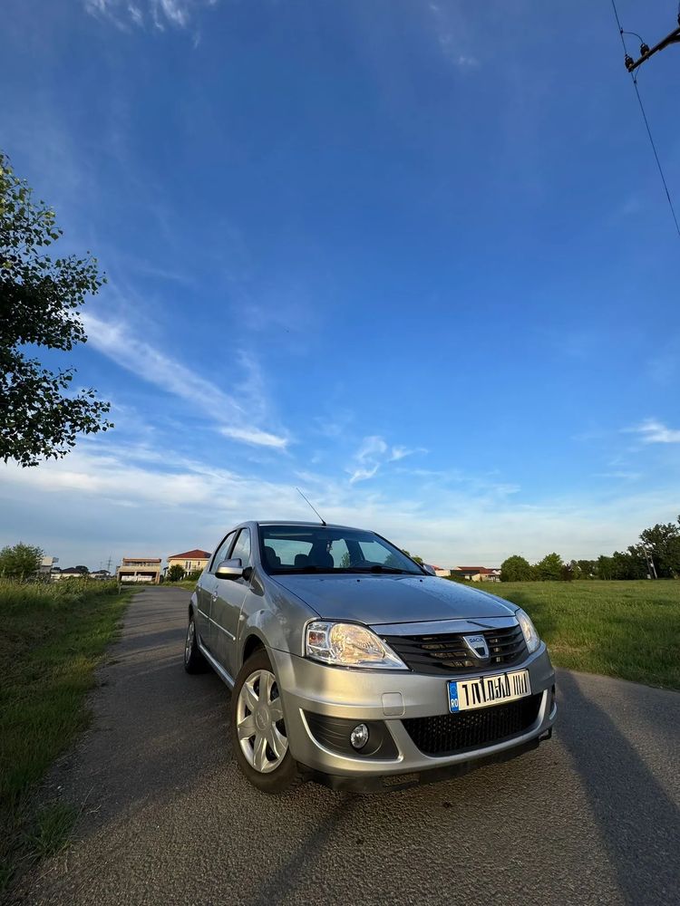 Dacia Logan I [2004 - 2012] 1.6 16V Laureate 2012