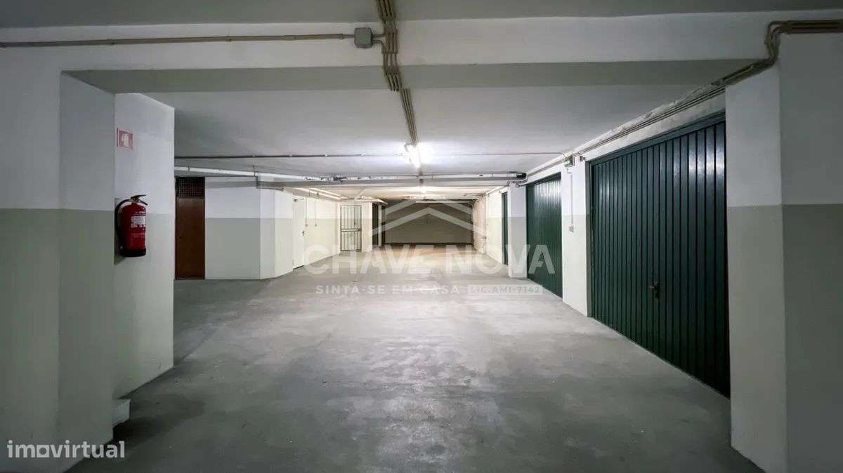 T2 novo com garagem e varanda em Gaia-38