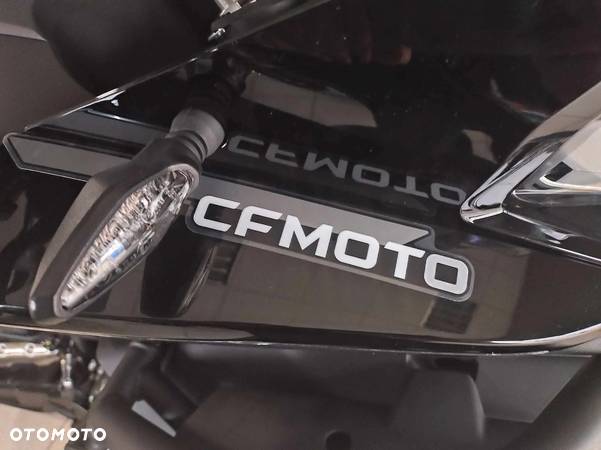 CFMoto MT - 9