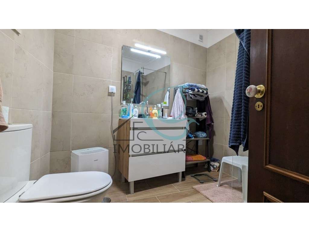 Prédio Urbano com garagem em Palmela-15
