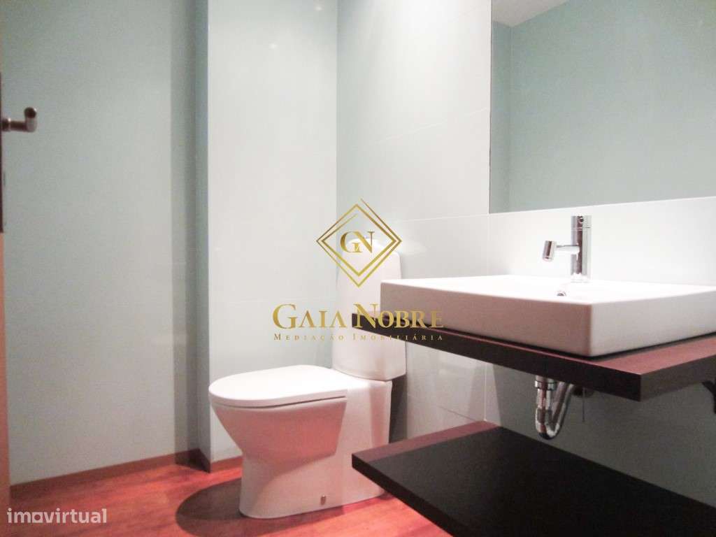 Moradia T4 + office em Pedroso-8