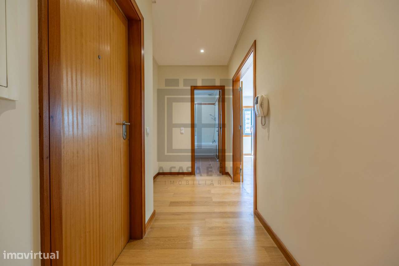 Apartamento T2 na urbanização dos Passionistas, S. M. Feira-12