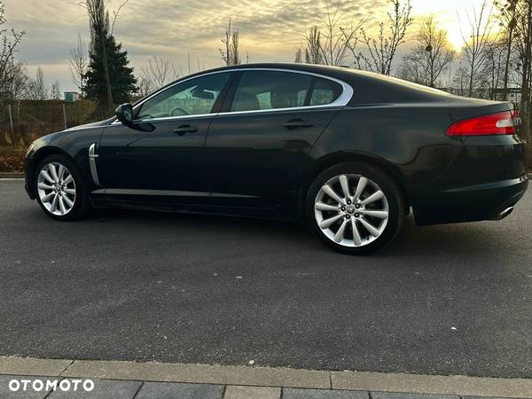 Jaguar XF 3.0 V6 D Luxury - 28