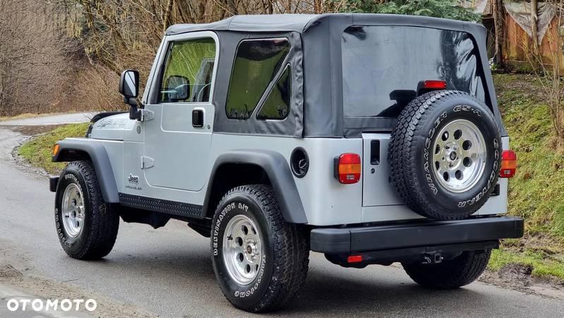 Jeep Wrangler - 19