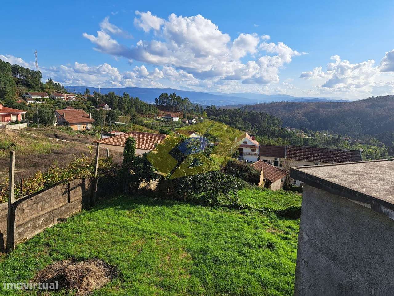 Moradia T3 em Agilde (Celorico de Basto)-11