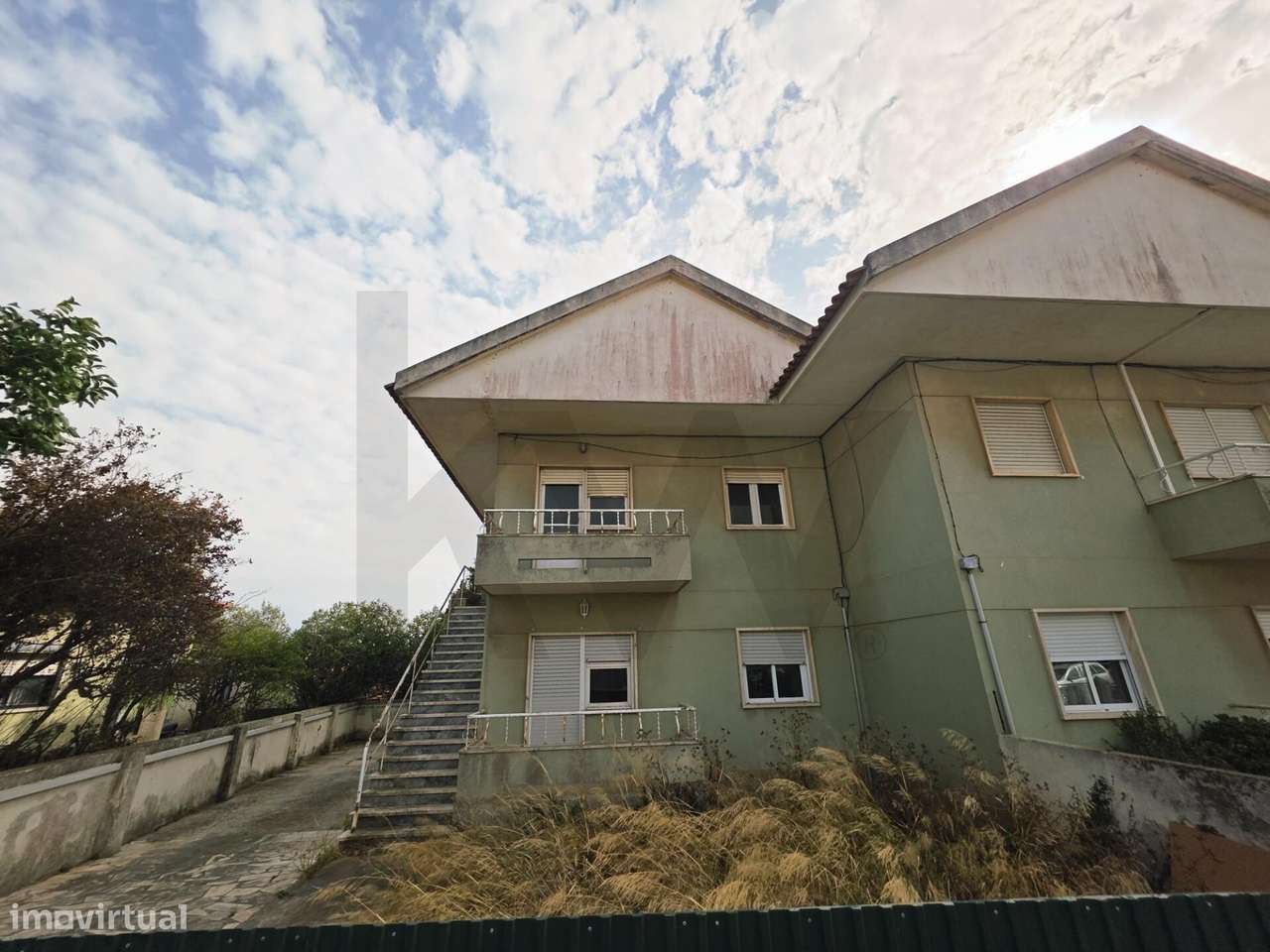 Moradia Bi familiar – Dois T3 Independentes | Porto Salvo-0