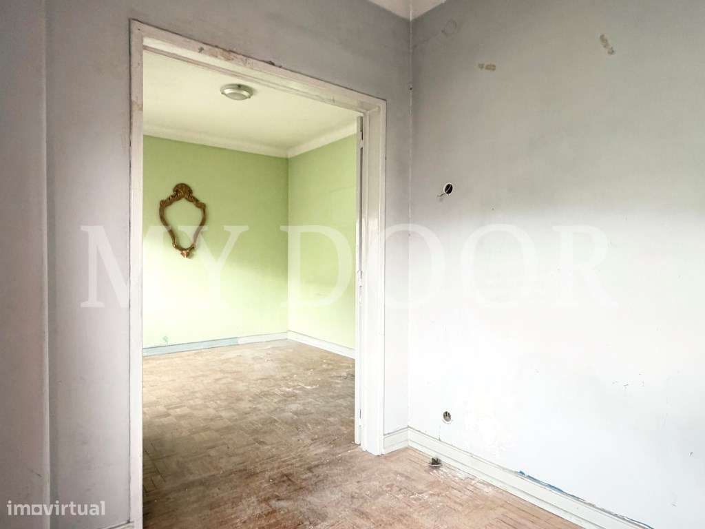 Apartamento T1 c/ potencial para transformar em T2 - Moscavide-3