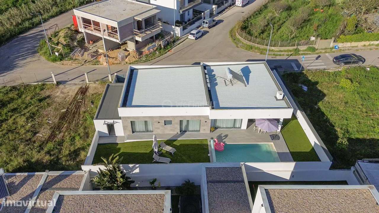 Moradia Térrea T3 c/piscina, lote de 474m² - Única na Caparica-54