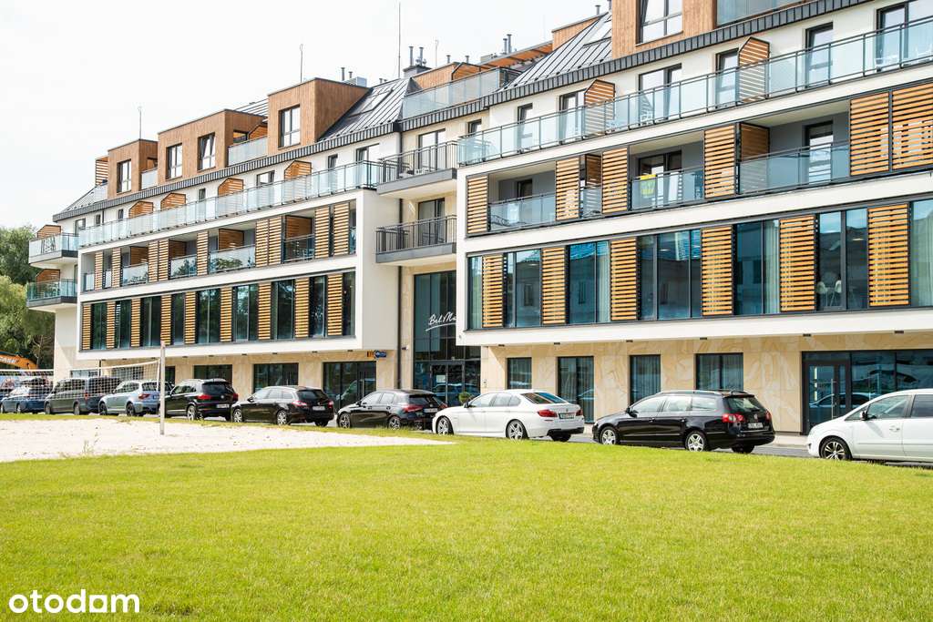 Apartament z loggią i widokiem na plac miejski-13