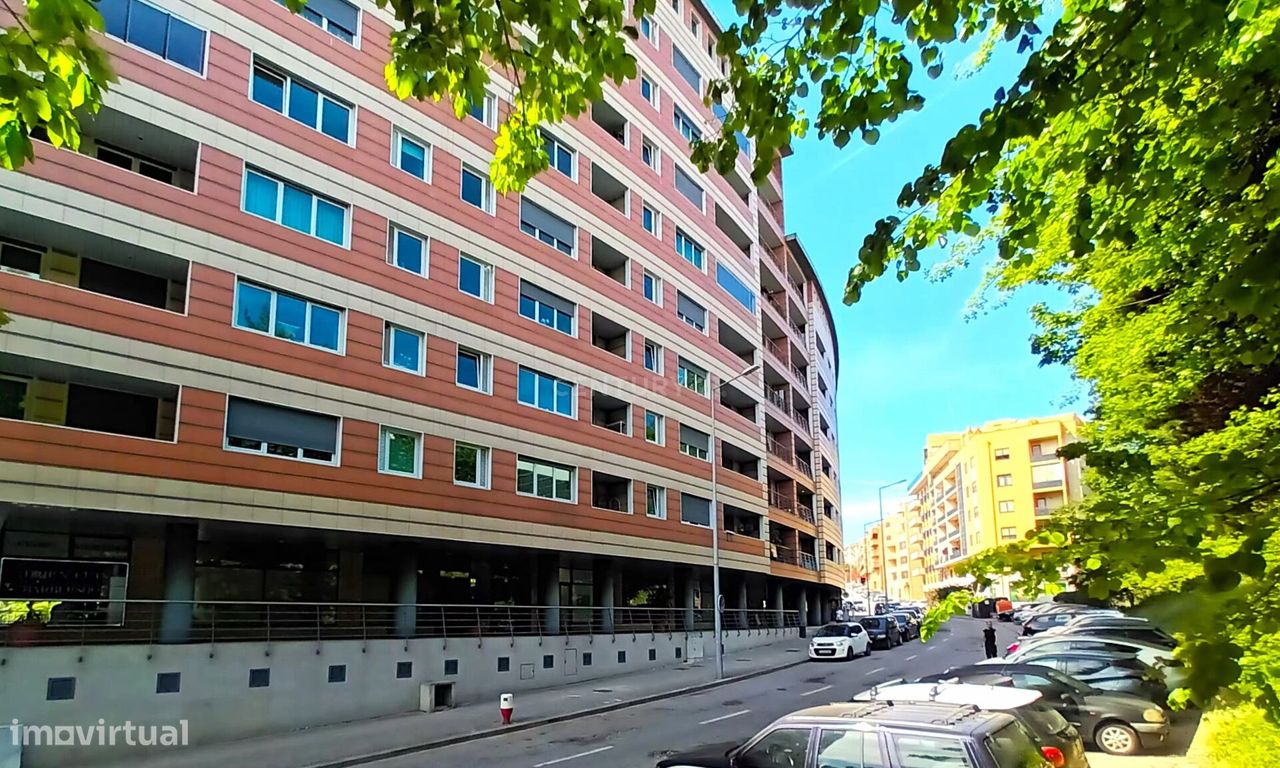 Apartamento (junto ao metro de Sto. Ovídio) Vila Nova de Gaia, Porto