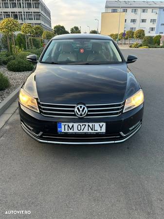 Volkswagen Passat Variant 2.0 Blue TDI SCR Highline - 2